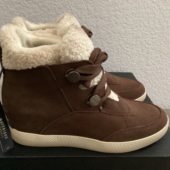 SOREL Out N About Faux Shearling Bootie (Women), size 9 - Picture 9 of 9